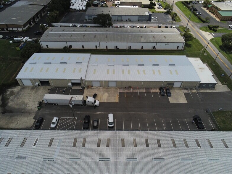 More Photos Of 355 E Douglas Rd, Oldsmar Warehouse For Lease