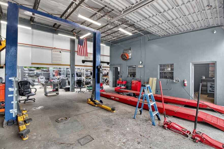 More Photos Of 449 E Okeechobee Rd, Hialeah Warehouse For Sale