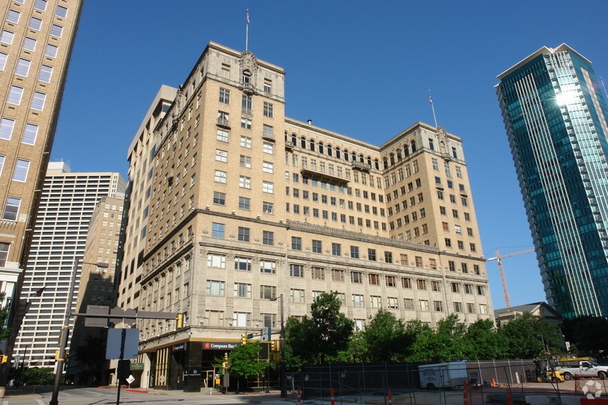 More Photos Of 306 W 7th St, Fort Worth Office For Lease