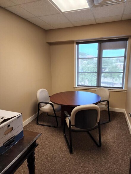 More Photos Of 401 Ranch Road 620 S, Lakeway Medical For Sale