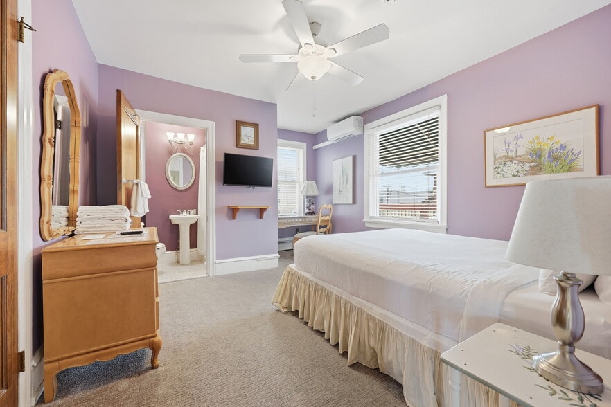 More Photos Of 105 S Little Rock, Ventnor Hospitality For Sale