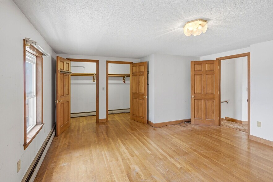 More Photos Of 400 Thames St, Bristol Multifamily For Sale