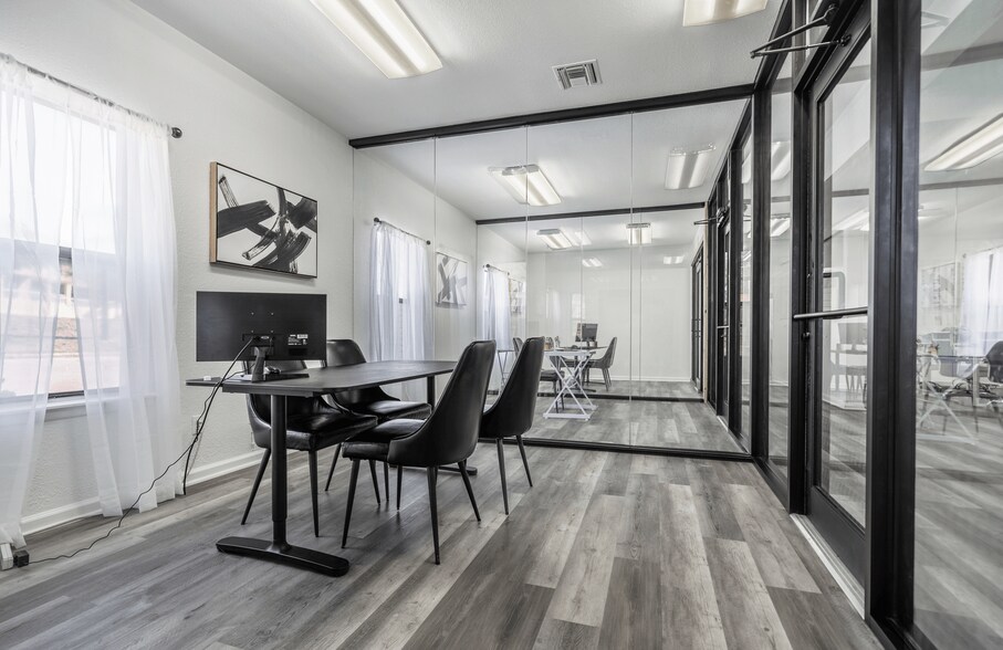 More Photos Of 5415 Lost Ln, San Antonio Medical For Sale