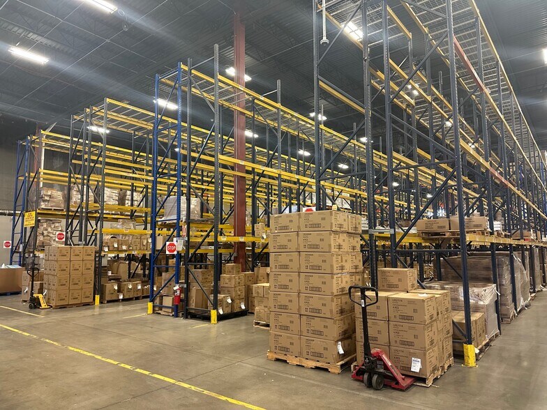 More Photos Of 555 Riverwalk Pky, Tonawanda Distribution For Lease