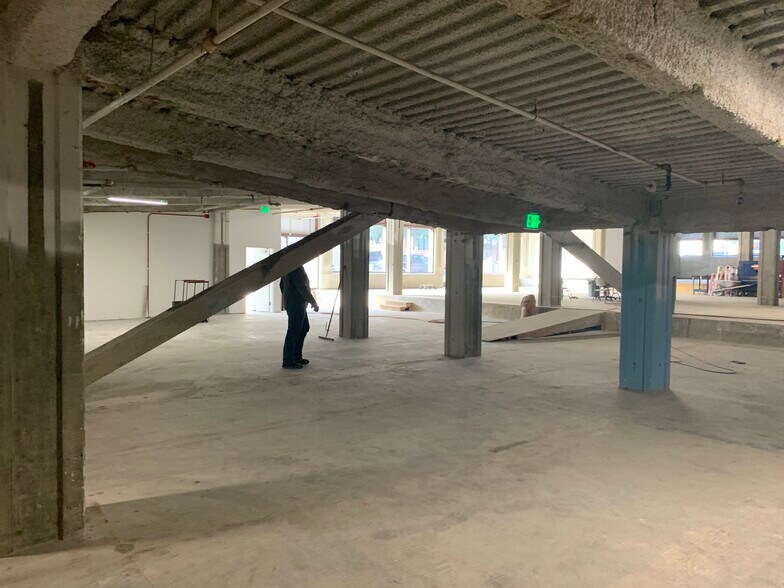 More Photos Of 1275 5th Ave, San Diego Parking Garage For Lease