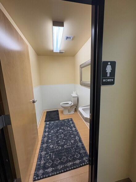 More Photos Of 20634 N 28th St, Phoenix Warehouse For Sale