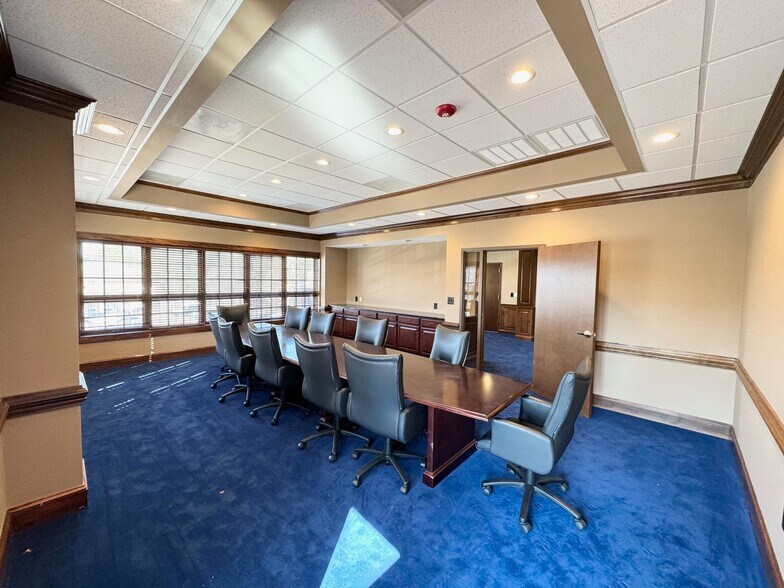 More Photos Of 5925 Farrington Rd, Chapel Hill Office For Lease