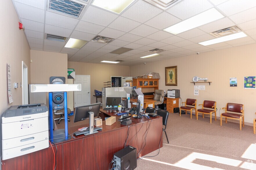 More Photos Of 1656 Benton Rd, Bossier City Loft Creative Space For Lease