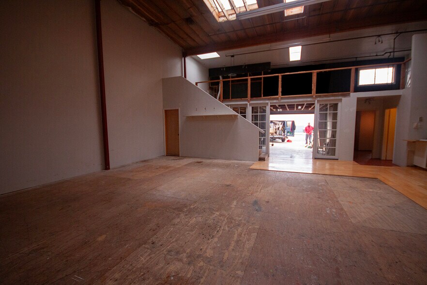 More Photos Of 1190A Shafter Ave, San Francisco Warehouse For Sale