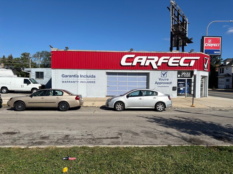 More Photos Of 3632-3652 N Cicero Ave, Chicago Showroom For Sale
