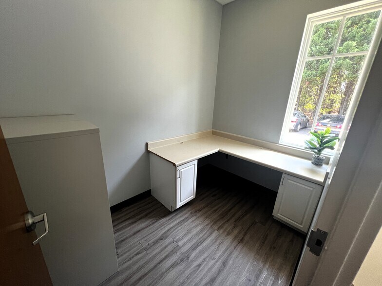 More Photos Of 3905 Johns Creek Ct, Suwanee Medical For Lease