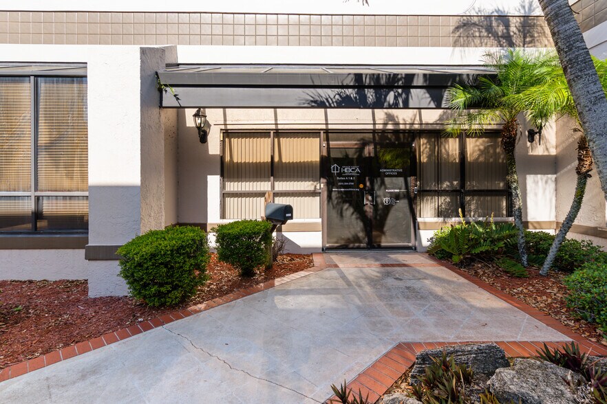 More Photos Of 1500 W Eau Gallie Blvd, Melbourne Office For Lease