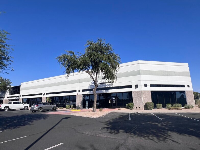 More Photos Of 2552 W Erie Dr, Tempe Unknown For Lease