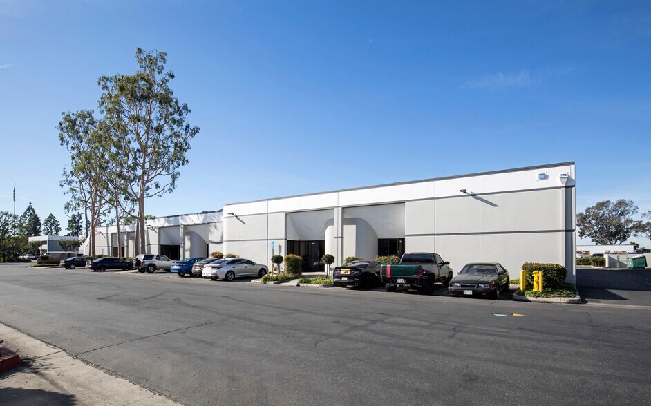 More Photos Of 6407-6419 Alondra Blvd, Paramount Warehouse For Sale