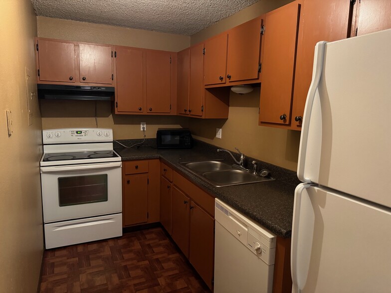 More Photos Of 1256 SW Fillmore St, Topeka Apartments For Sale