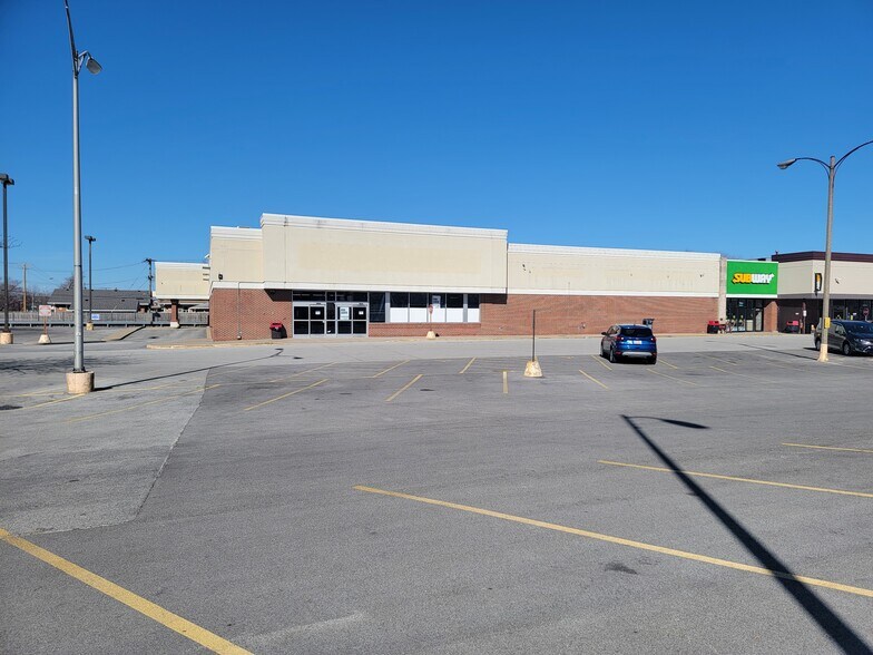 More Photos Of 3128-3156 W 103rd St, Chicago General Retail For Lease