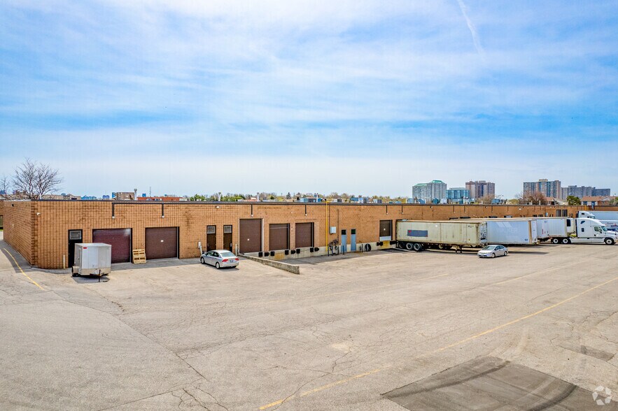 More Photos Of 595 Middlefield Rd, Toronto Warehouse For Lease