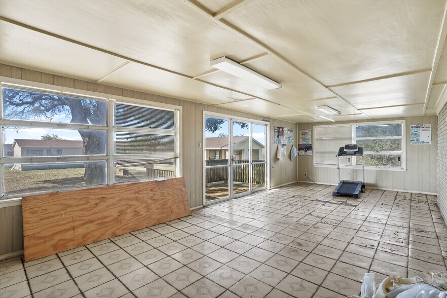 More Photos Of 298 State Highway 239, Kenedy Specialty For Sale