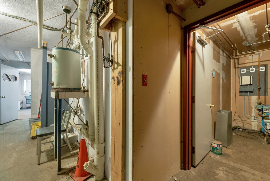 More Photos Of 55 Maynesboro St, Berlin Industrial For Sale