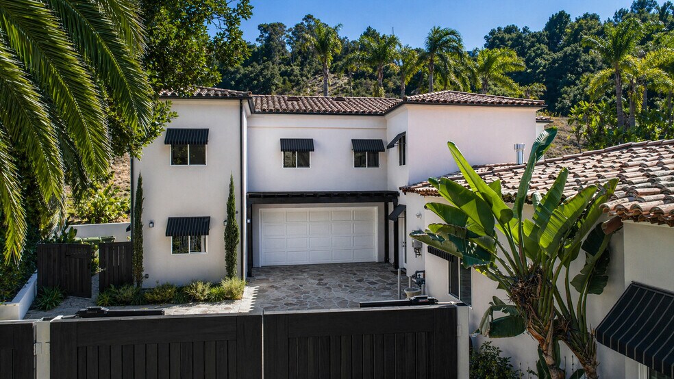 More Photos Of 9696 Antelope Rd, Beverly Hills Specialty For Lease