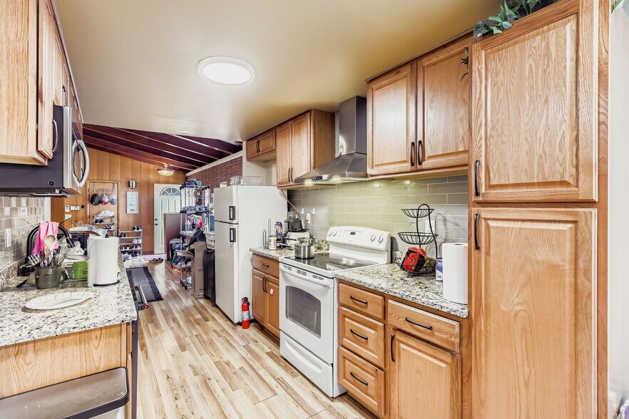 More Photos Of 9600 W Colfax Ave, Lakewood Hotel For Sale