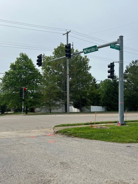 More Photos Of 419 Old State Rd, Ellisville Flex For Lease