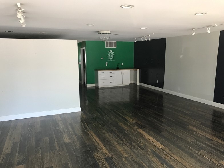 More Photos Of 53 Church St, Birmingham Storefront For Lease