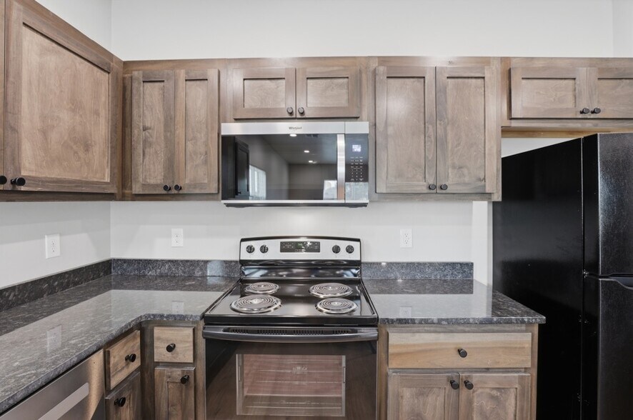 More Photos Of 3611 & 3613 Frontier Avenue, Ponca City Specialty For Sale