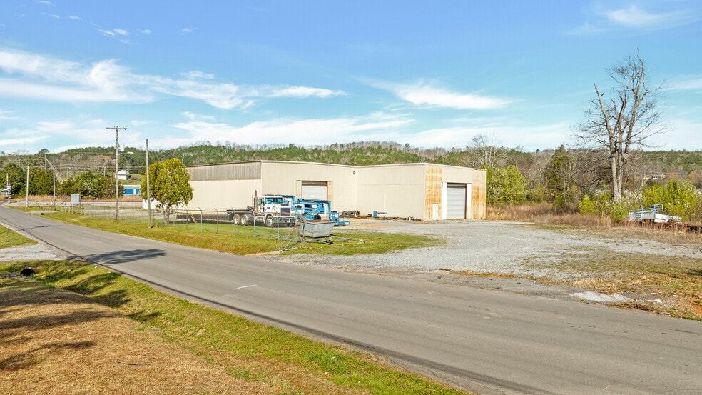 More Photos Of 221 55th St NE, Fort Payne Manufacturing For Sale