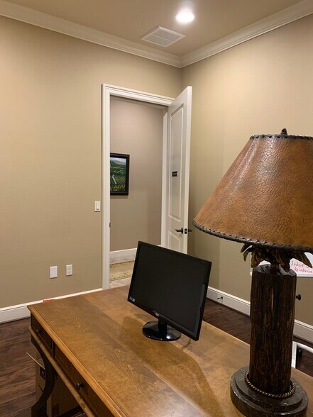 More Photos Of 26205 Oak Ridge Dr, Spring Medical For Lease