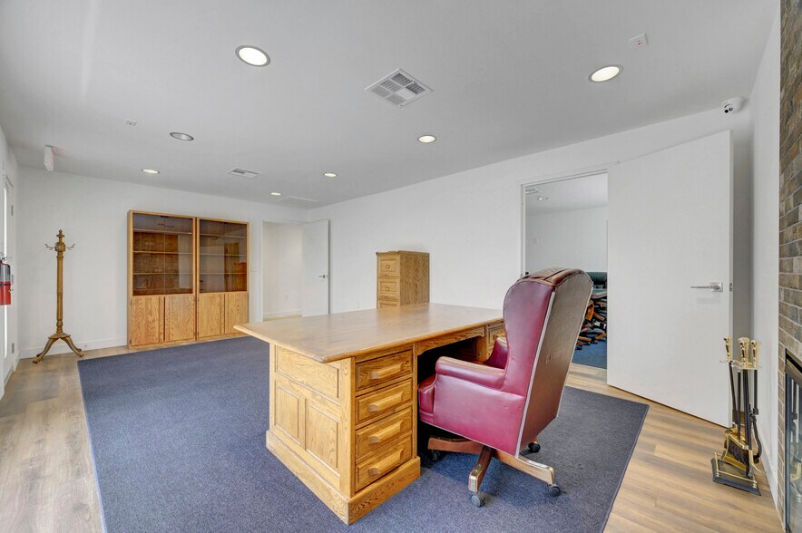 More Photos Of 811 S 6th St, Las Vegas Office For Lease