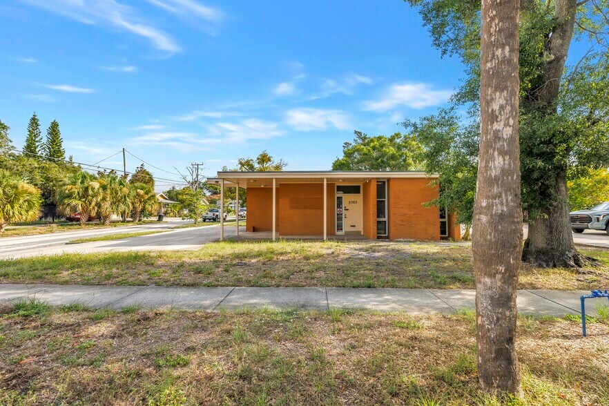 More Photos Of 2363 1st Ave N, Saint Petersburg Office For Sale