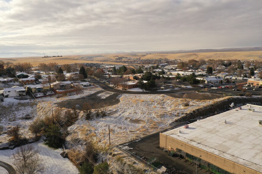 More Photos Of SW 30th Street @ Southgate/ Hwy 395, Pendleton Land For Sale