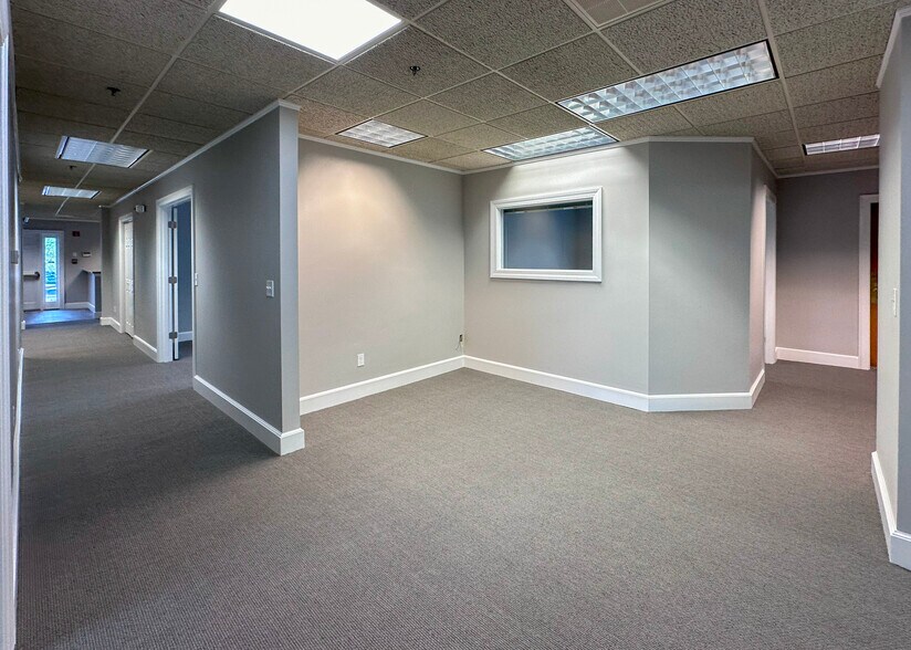 More Photos Of 176 East Main St, Westborough Medical For Sale