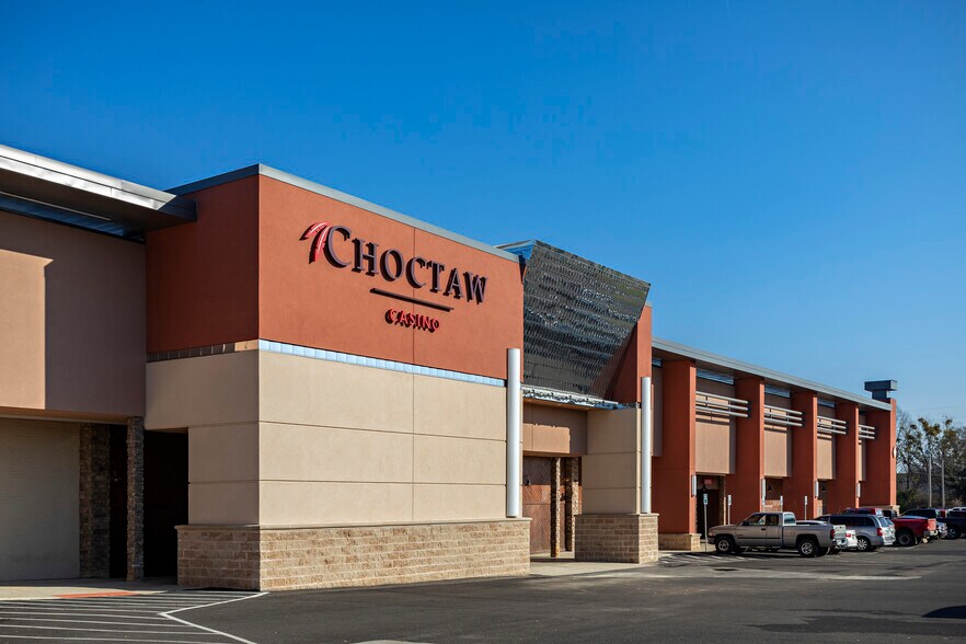 More Photos Of 1403-1425 SE Washington St, Idabel Freestanding For Lease