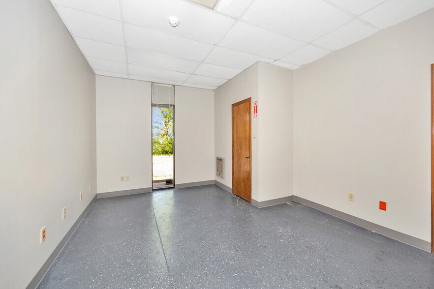 More Photos Of 3314 Highway 53, Huntsville Distribution For Lease