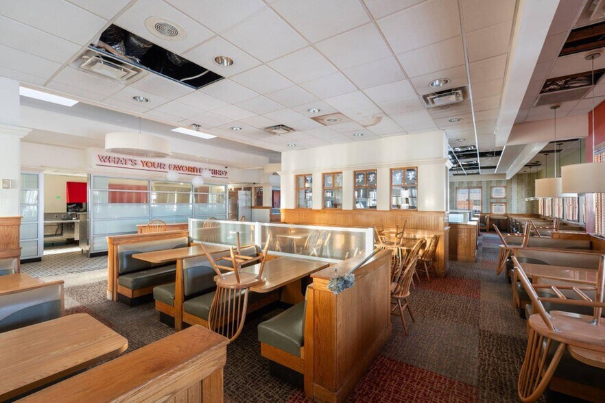 More Photos Of 4016 Dixie Hwy, Erlanger Restaurant For Lease