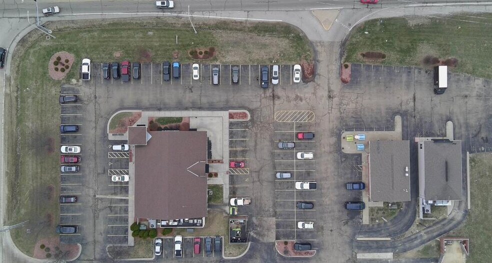 More Photos Of 3727 W Willow Knolls Dr, Peoria General Retail For Lease