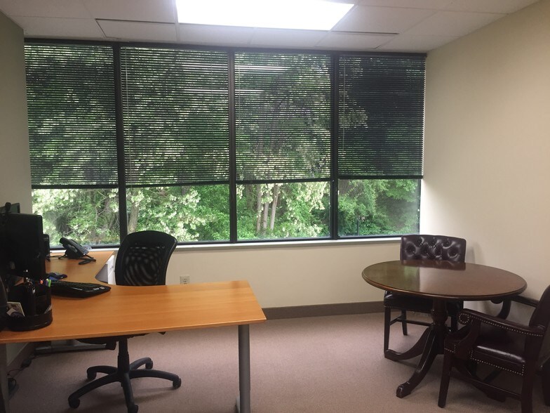 More Photos Of 33 Rock Hill Rd, Bala Cynwyd Office For Lease
