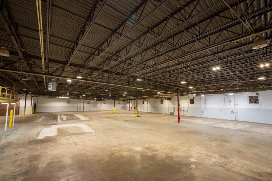 More Photos Of 11135 Monroe Rd, Matthews Distribution For Sale