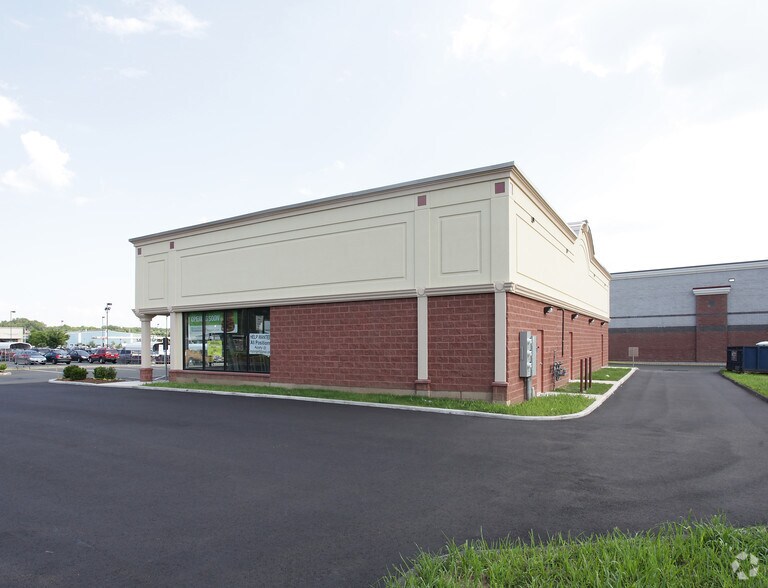 More Photos Of 1062-1066 Tolland Tpke, Manchester Freestanding For Lease
