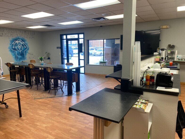 More Photos Of 4515-4531 E 26th St, Sioux Falls Storefront For Lease