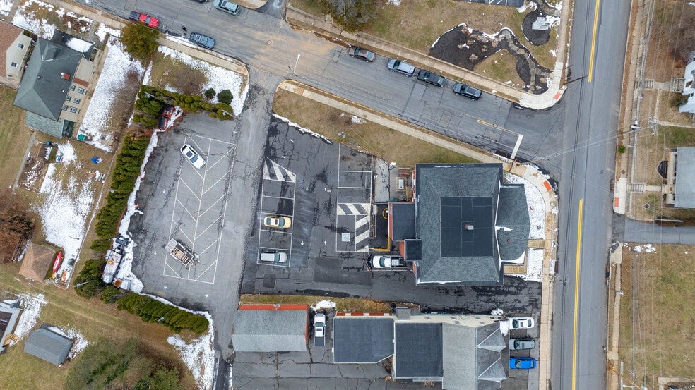 More Photos Of 3540 Saint Lawrence Ave, Reading Loft Creative Space For Sale