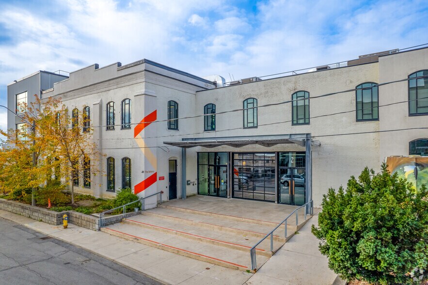 More Photos Of 2 Fraser Ave, Toronto Light Distribution For Lease