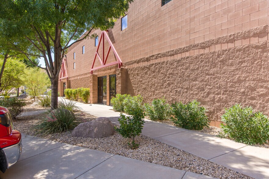More Photos Of 457 N Old Highway 91, Hurricane Warehouse For Sale