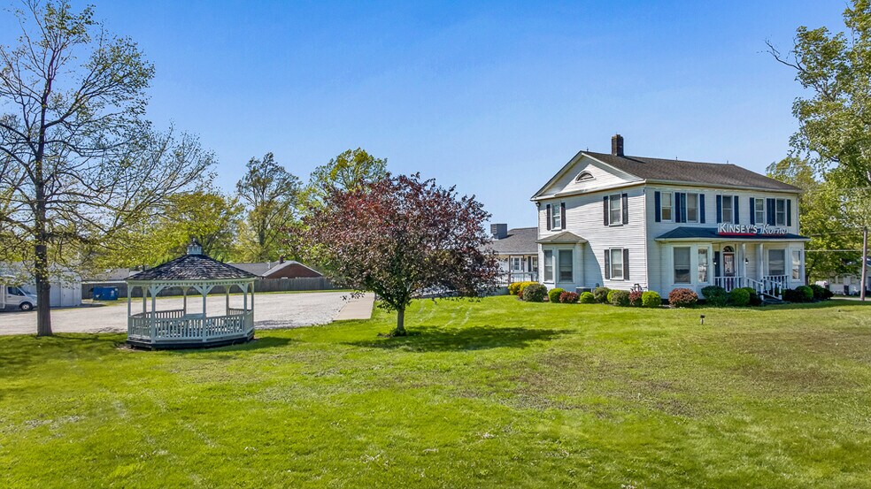 More Photos Of 1281 OH-183, Atwater Restaurant For Sale