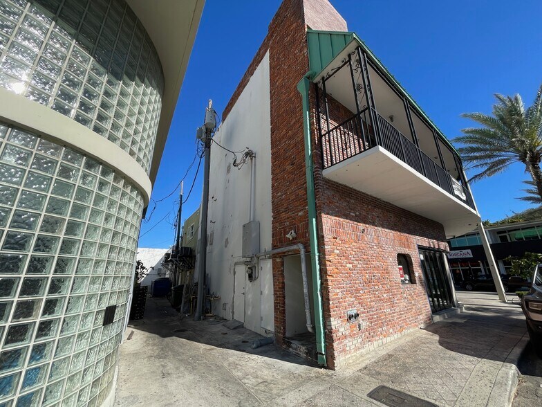 More Photos Of 900 Sunrise Ln, Fort Lauderdale General Retail For Sale