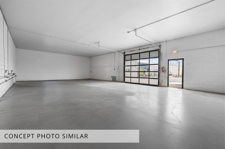 Primary Photo Of 104-108 W 31st St, Garden City Light Manufacturing For Lease