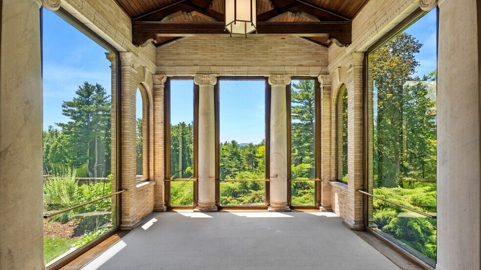 More Photos Of 11 Hawthorne Rd, Lenox Hotel For Sale