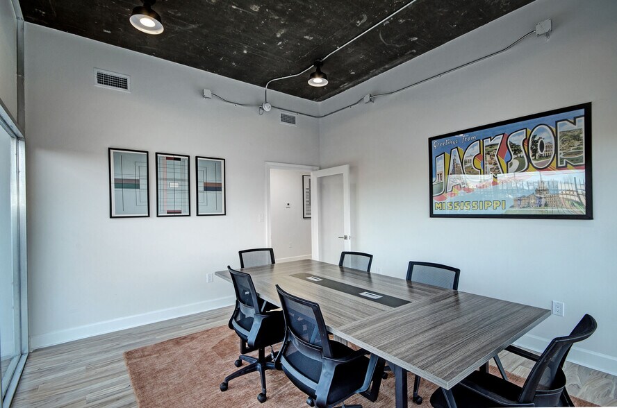 Primary Photo Of 905 N State St, Jackson Coworking Space